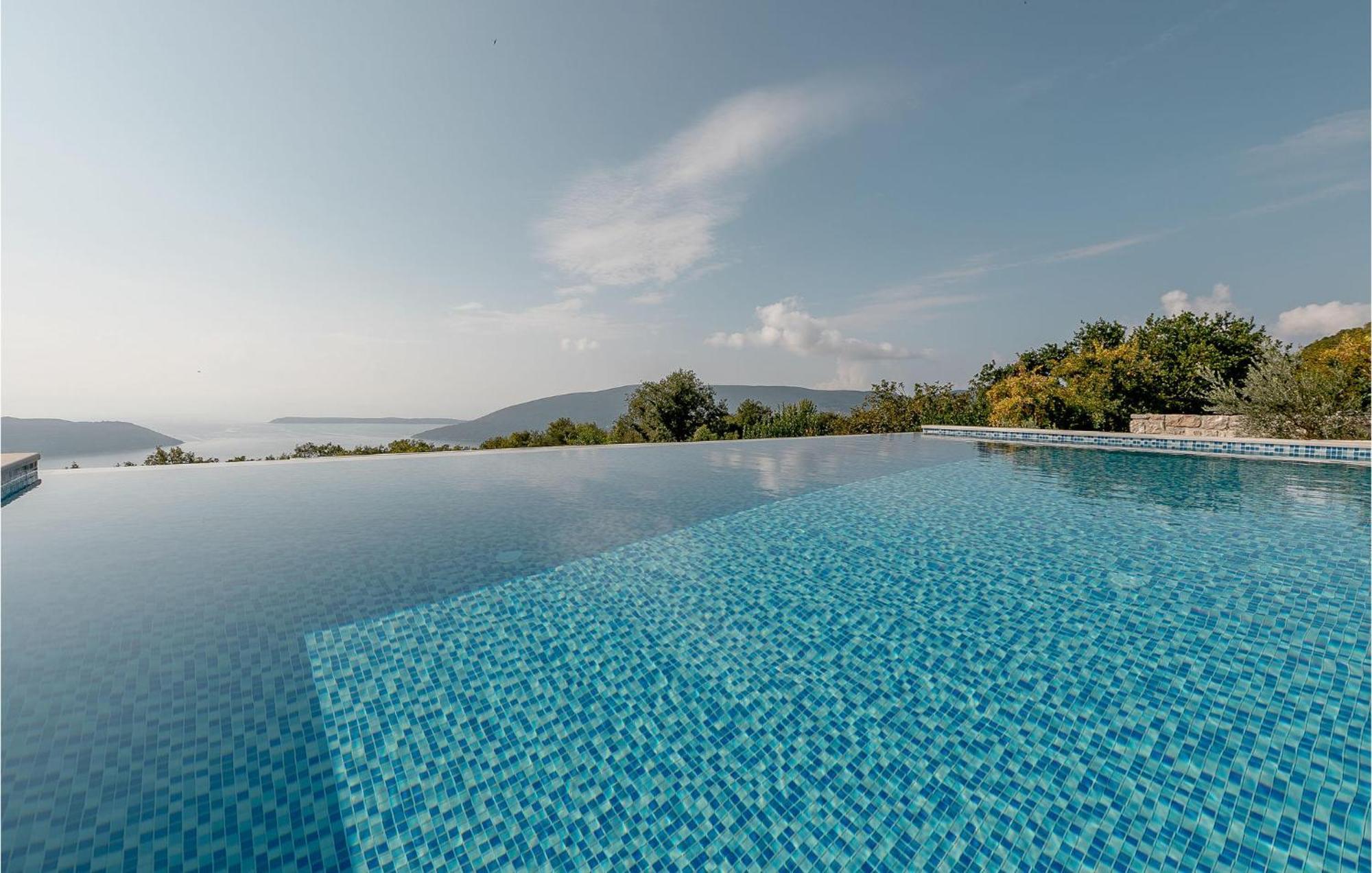 Amazing Home In Herceg Novi With House Sea View Kültér fotó