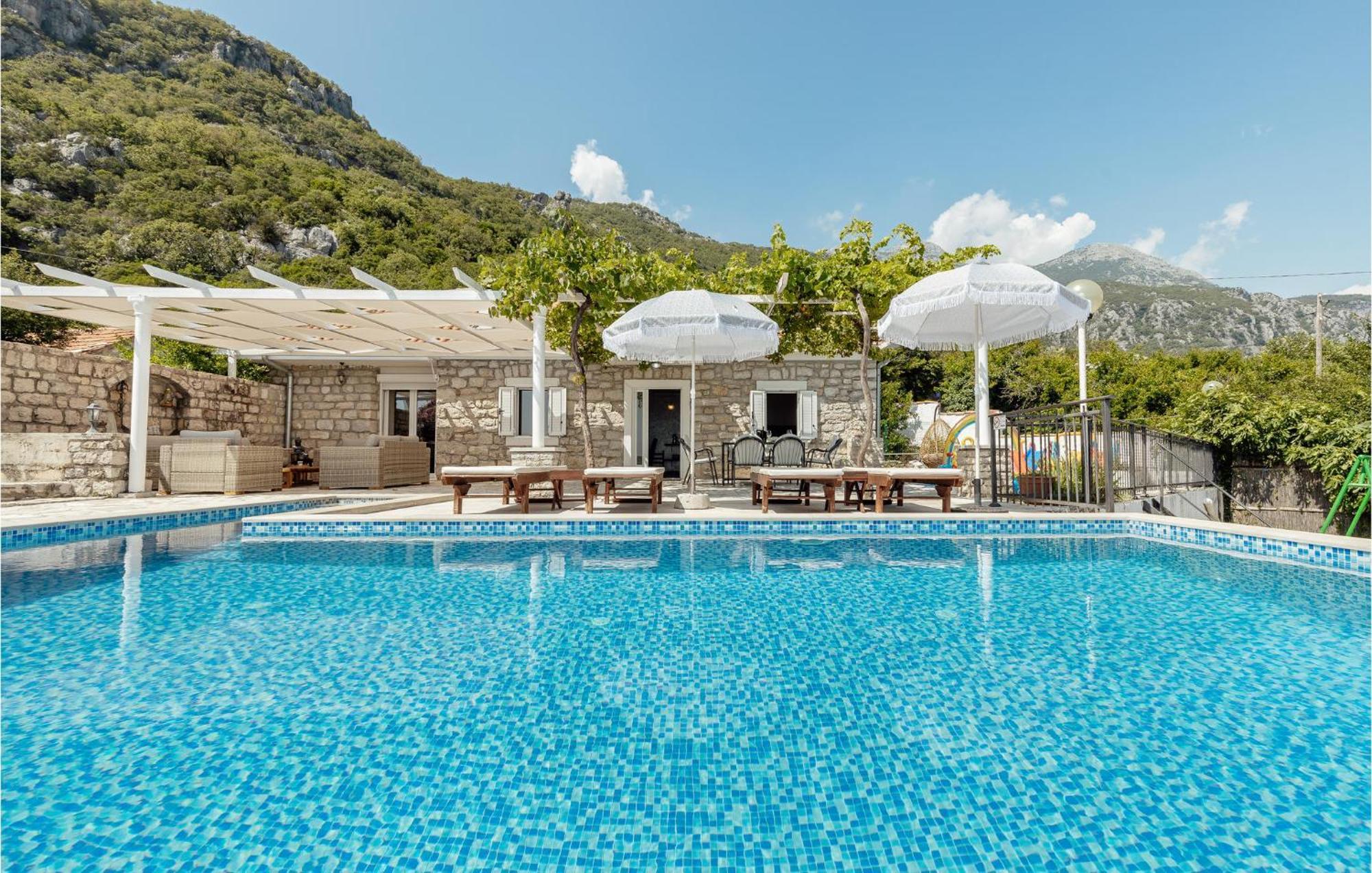 Amazing Home In Herceg Novi With House Sea View Kültér fotó