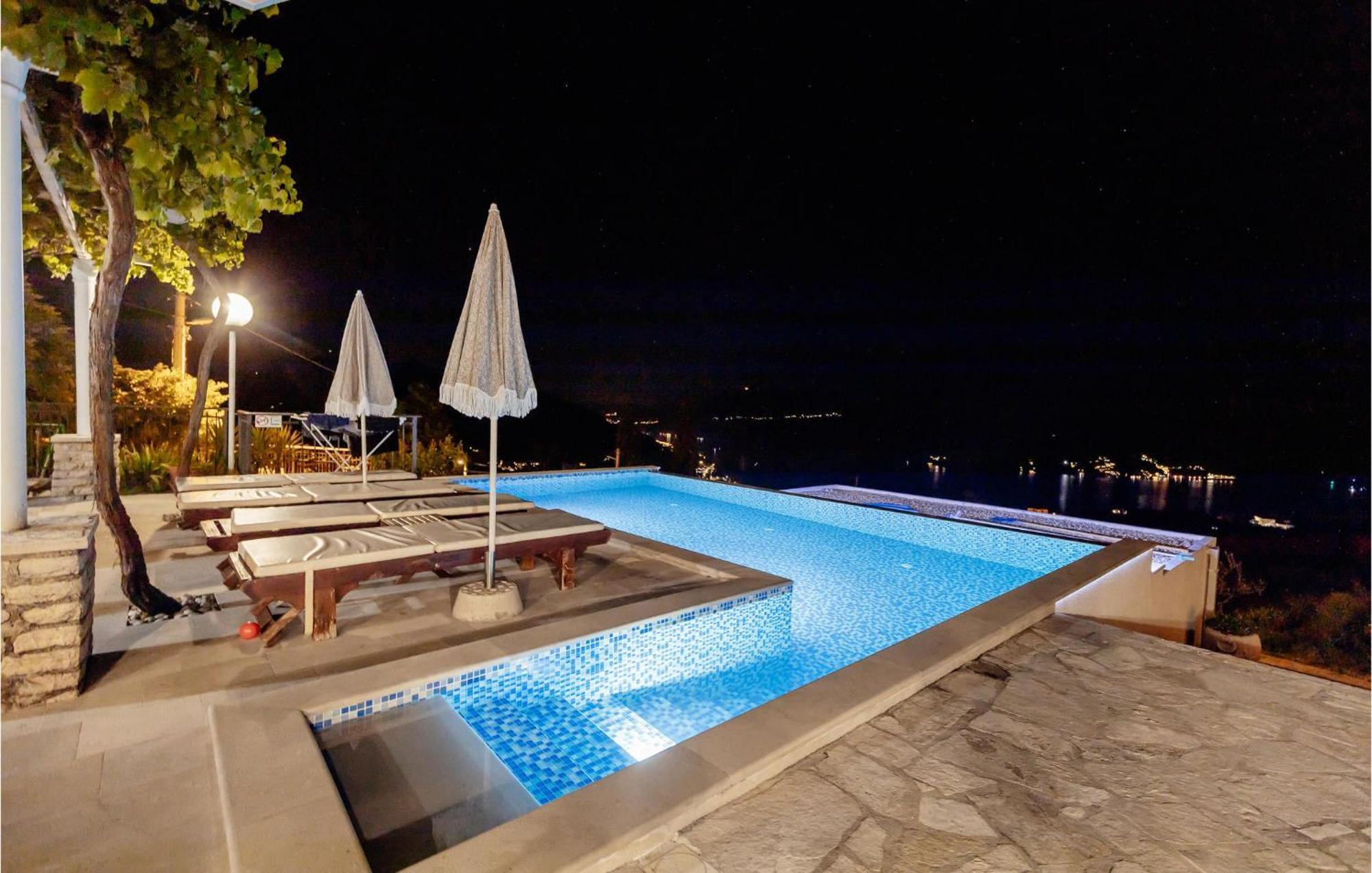Amazing Home In Herceg Novi With House Sea View Kültér fotó