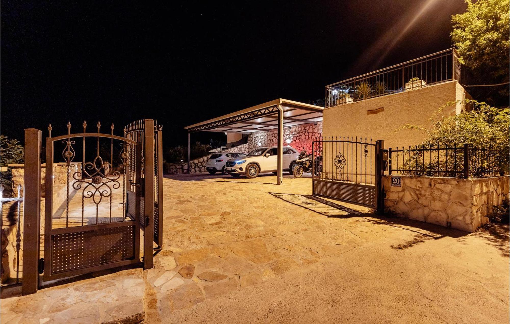 Amazing Home In Herceg Novi With House Sea View Kültér fotó