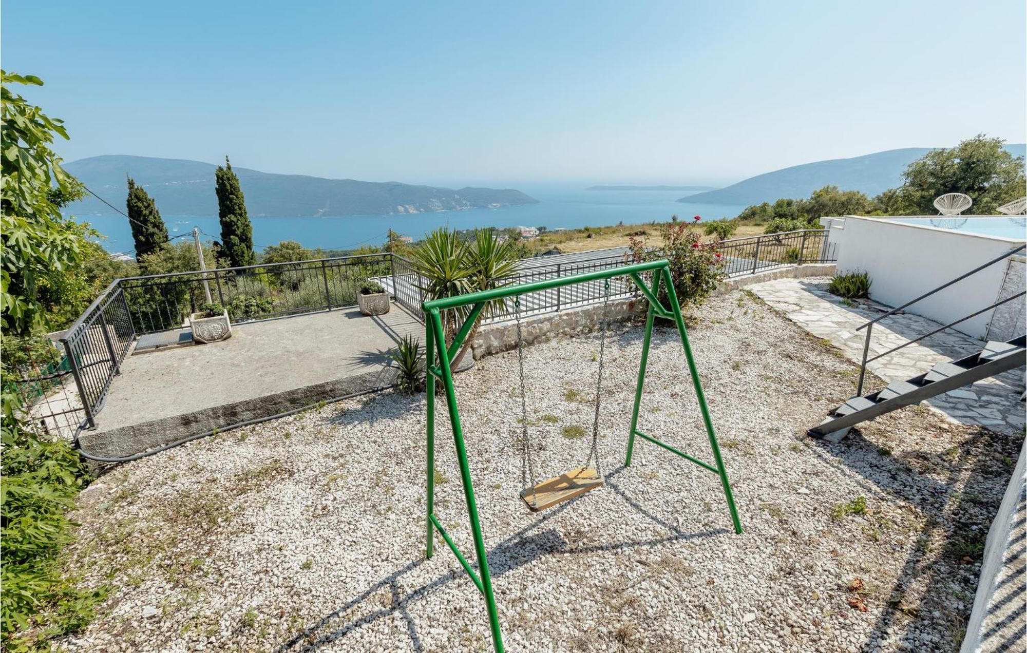 Amazing Home In Herceg Novi With House Sea View Kültér fotó